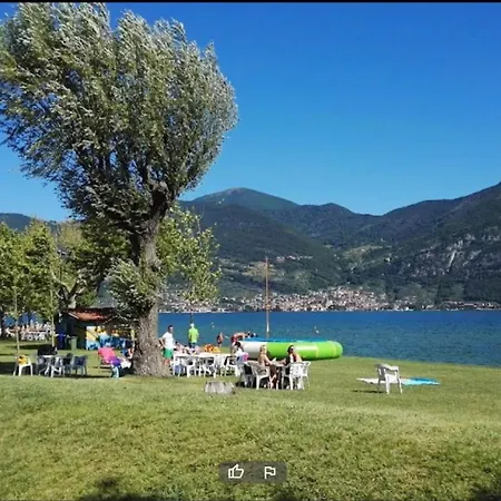 Σπίτι διακοπών Serene Lakefront Retreat With Private Patio And Pool Ιζέο